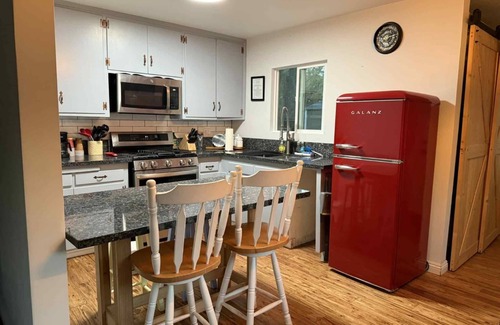 Frazier Park House | Cozy Mountain Retreat 2-bedroom house in Frazier Park with WiFi
