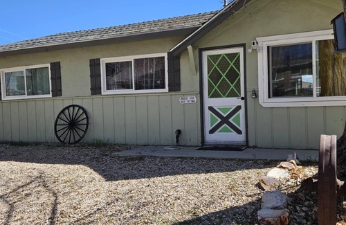 Frazier Park House | Cozy Mountain Retreat 2-bedroom house in Frazier Park with WiFi