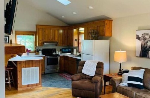 Roseland House | Cozy mountain retreat in the Blue Ridge Mountains