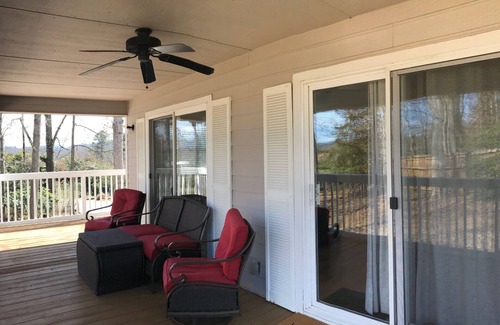 Asheville House | Cozy mountain retreat. Convenient to downtown.