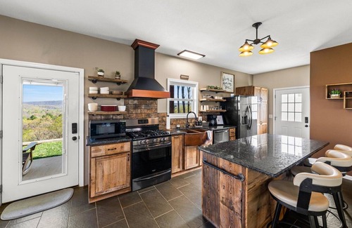 Harriman Cabin | Cozy Mountain Retreat with Amazing Views
