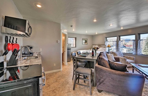 Buena Vista Apartment | Cozy Mountain Studio By Main Street & Hot Springs!