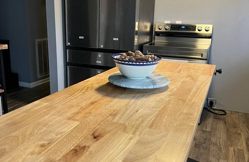 Clinton House | Cozy mountain top newly remodeled home.