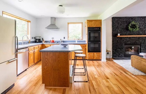 Livingston Manor Cottage | Cozy mountain top home - breathtaking views, 5 acres & a gym.
