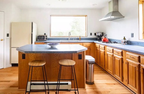 Livingston Manor Cottage | Cozy mountain top home - breathtaking views, 5 acres & a gym.