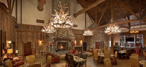 Vernon Hotel | Cozy Mountain View Condo