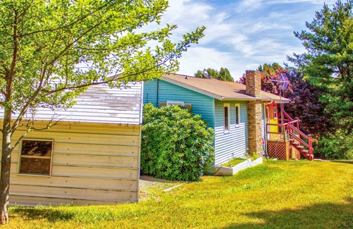 Fancy Gap Cottage | Cozy mountain view cottage off Blue Ridge parkway