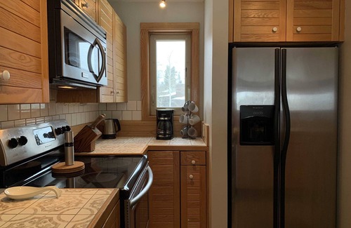 Wildernest Condo | Cozy Mountain Views with Easy Access to Ski Resorts