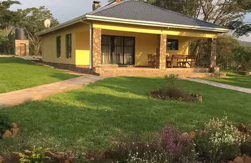 Juliasdale House | Cozy Msasa Views Cottage