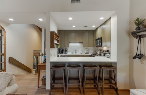 Sapphire Villa | Cozy Mtn Retreat minutes from Sapphire Valley Resort. Renovated. Pet Friendly!n