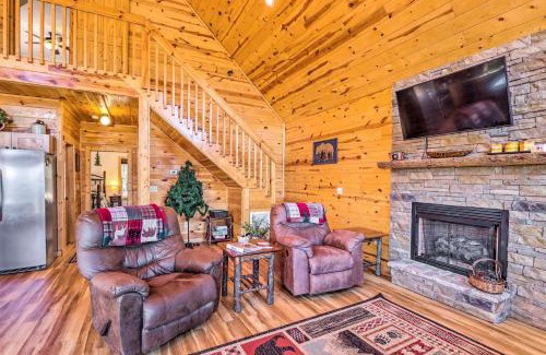 Unaka House | Cozy Murphy Cabin Rental with Mountain Views!