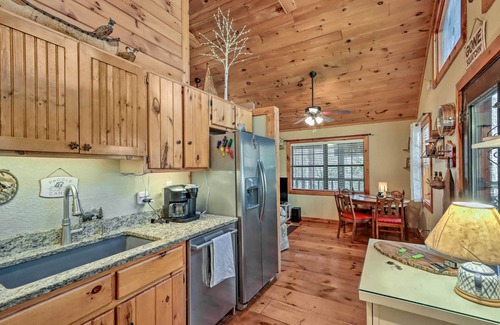 Murphy Cabin | Cozy Murphy Cabin w/Fire Pit + Deck
