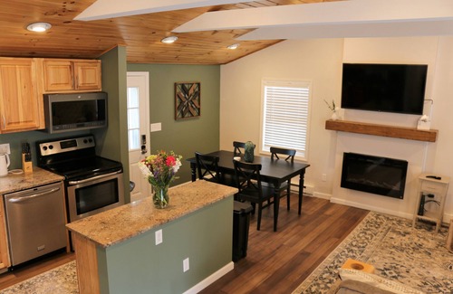 Pocono Lake House | Cozy must stay for couples
