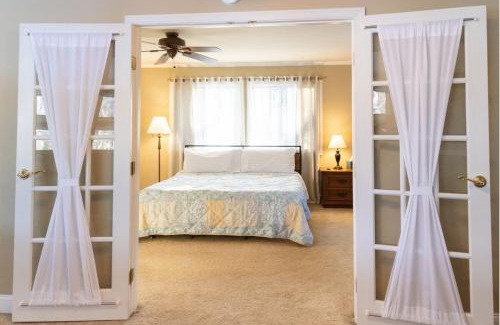 Naples House | Cozy Naples Escape I Nestled in Lakes and Mountains