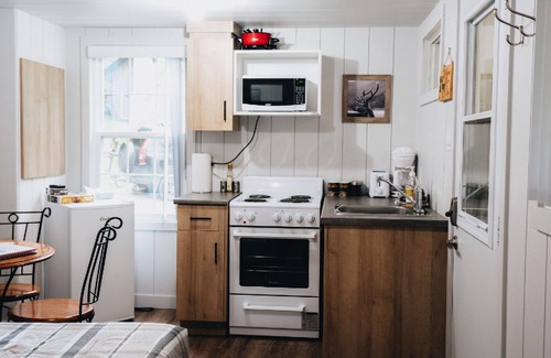 Sainte-Marguerite Ski Chalet | Cozy nature stay: Wi-Fi, air conditioning, BBQ balcony; near Miller Zoo, ideal f