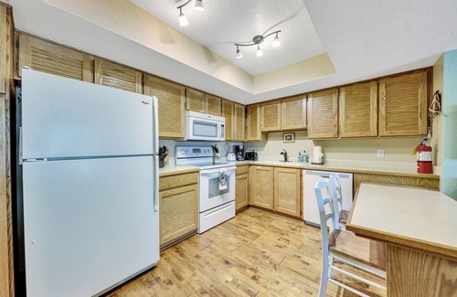 Brian Head Condo | Cozy Navajo Mountain Retreat in Brian Head Ski-in/Ski-Out