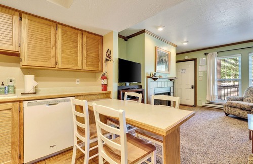 Brian Head Condo | Cozy Navajo Mountain Retreat in Brian Head Ski-in/Ski-Out