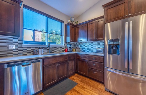 Hood River House | Cozy, Near Downtown, Height of Hood River