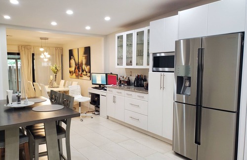 Country Club House | Cozy, neat and centrally located 1-bedroom town home