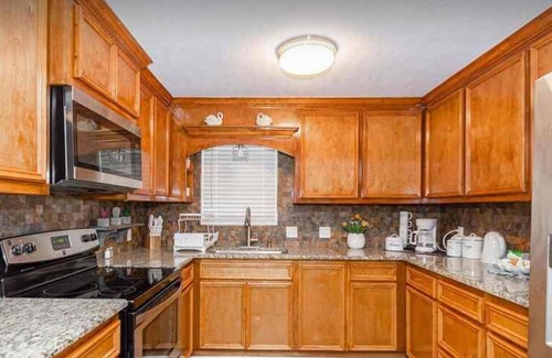 Coldspring House | Cozy Nest 3-bedroom house in Coldspring with WiFi and AC