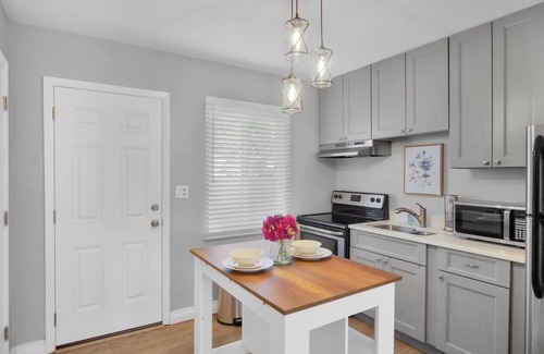 St. Petersburg - Clearwater Apartment | Cozy nest 5 minutes from downtown St Pete and hospitals