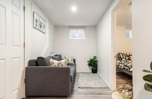 Hamilton Apartment | Cozy nest basement unit