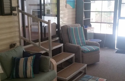 Nokomis House | Cozy nest for snowbirds!