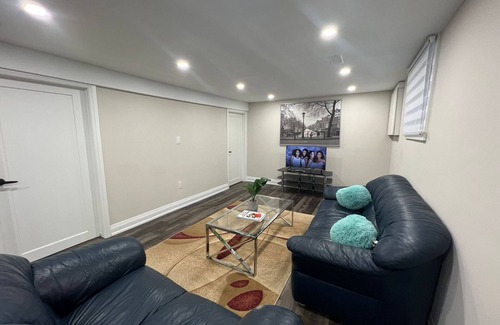 Welland House | Cozy new 2-bedroom basement apartment close to the canal in Welland with WiFi