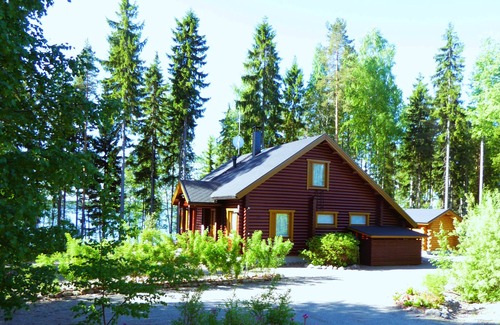Sysma House | Cozy, new 5 star log cabin directly on the lake. Water, forest, winter sports