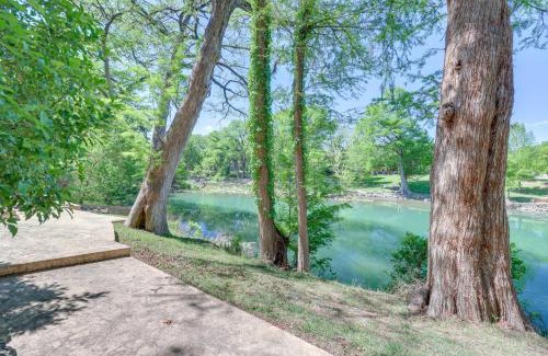 Gruene Apartment | Cozy New Braunfels Condo with Community Pool and Grill
