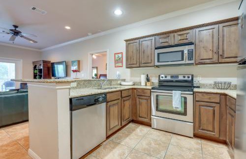 Gruene Apartment | Cozy New Braunfels Condo with Community Pool and Grill