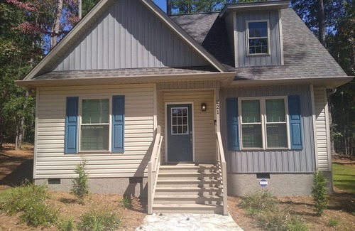 Seneca House | Cozy New Home in Clemson/Seneca - 10 minutes to University