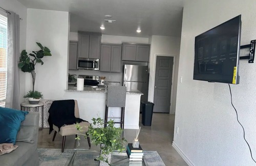Heidenheimer House | Cozy New Home Near VA Hospital