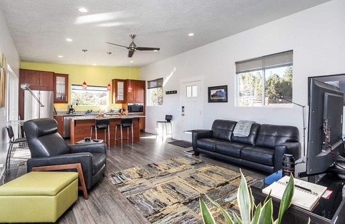 Torrey House | Cozy, New Home with Breathtaking Views/Over 375- 5 star reviews on multi sites