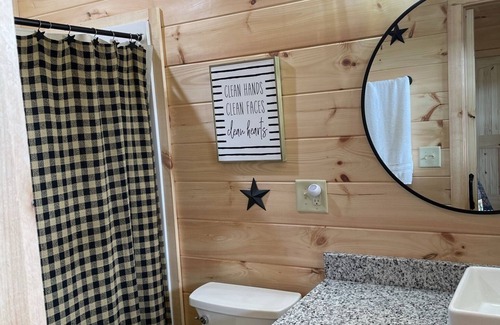 Skyland Cabin | Cozy New Log Cabin private setting with Mountain Views all year round