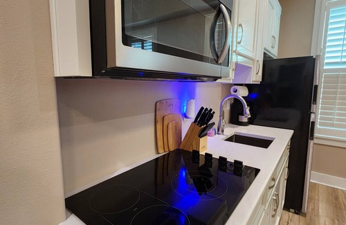 Mexico Beach Apartment | Cozy New Studio Suite on beach block - 7th lot, 1 minute walk to the beach!
