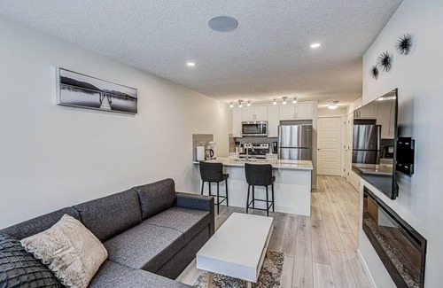 Southeast Calgary Apartment | Cozy New Suite in South Calgary