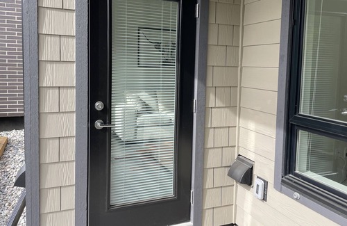 Bradner Apartment | Cozy Newly Built 1 Bedroom 1 Bathroom Apartment, Free Parking, Long-Term Stays