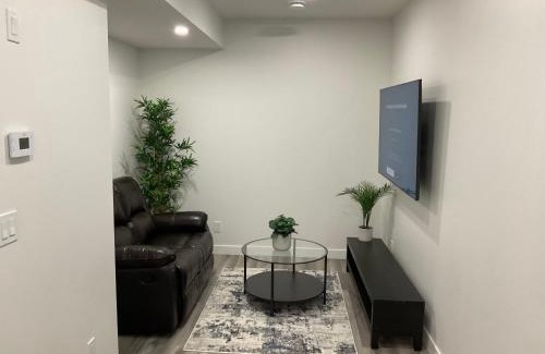 Evanston Apartment | Cozy newly built 1 bedroom suite