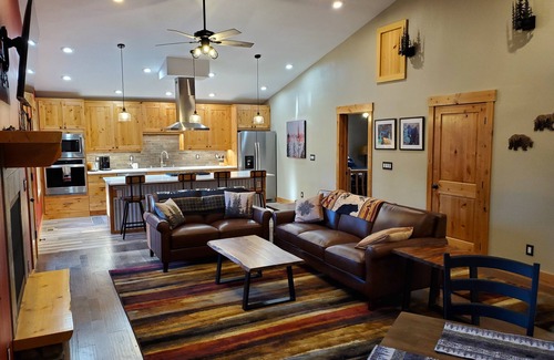 Leavenworth Ski Chalet | Cozy, newly constructed luxury cabin with deck & forest views, private setting.