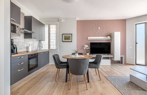 Pozzoleone Apartment | Cozy, newly renovated apartment in the heart of Pozzoleone