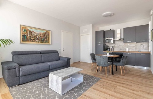 Pozzoleone Apartment | Cozy, newly renovated apartment in the heart of Pozzoleone