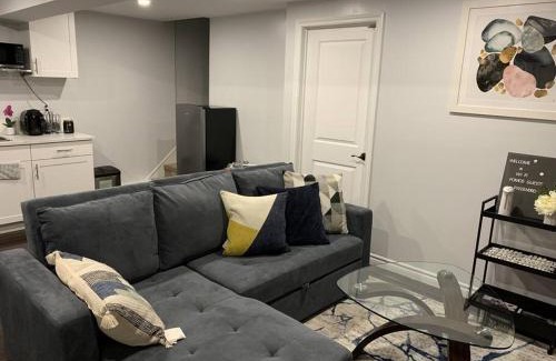 Hamilton Apartment | *Cozy, newly renovated, fully equipped*