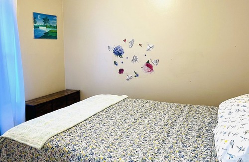 Mesquite House | Cozy, newly renovated, pets welcome , spacious kitchen and deck, central Located