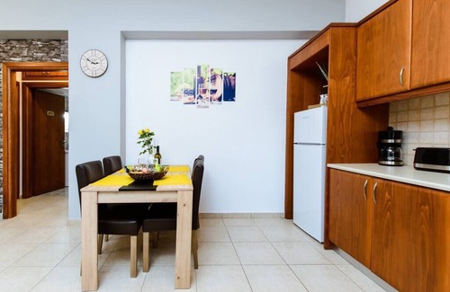 Galatas Apartment | Cozy Nikola's Vineyard Apartment Ground Floor