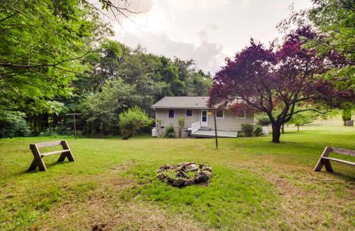 Montebello House | Cozy Nonny Cottage Near Appalachian Trail!