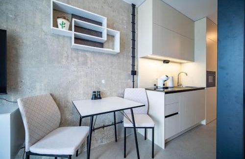 Zapad Apartment | Cozy Nook Studio at Kosmalt with Balcony