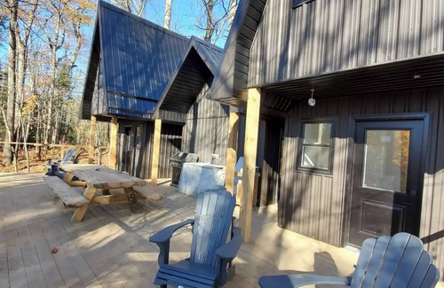 Magnetawan Cottage | Cozy North Loft on Lake Cecebe. Tranquility above Muskoka at Rockwynn Cottages