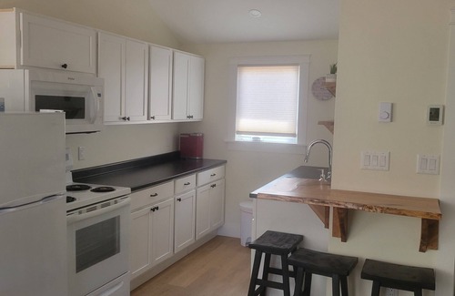York Cottage | Cozy North Shore two bedroom cottage