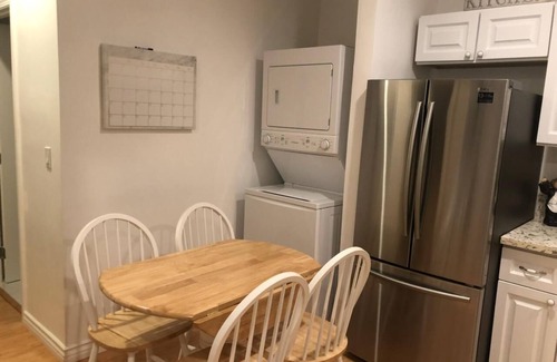 Northridge Apartment | Cozy Northridge Apartment Near CSUN, Transportation, and Shopping